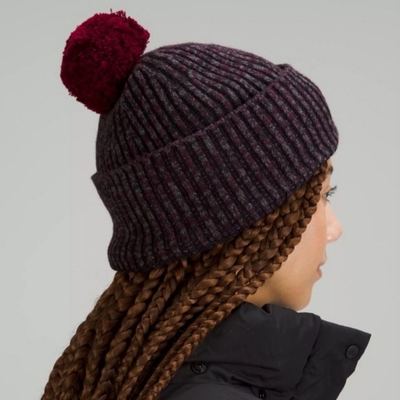 Lululemon Textured Fleece-Lined Knit Beanie - Picture 2 of 9